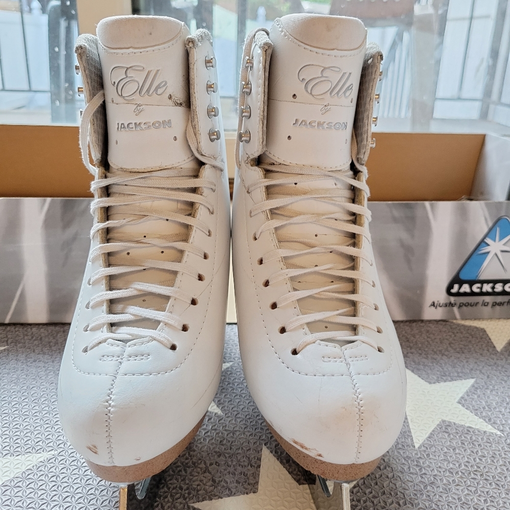Jackson Elle skates size 5.5 regular